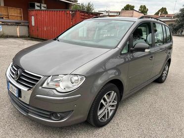 VOLKSWAGEN Touran 1.9 TDI 105CV Highline senza nessun lavoro da fare