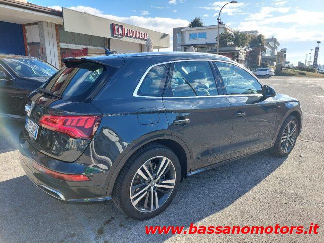 AUDI Q5 40 TDI quattro S tron Design S-LINE MATRIX