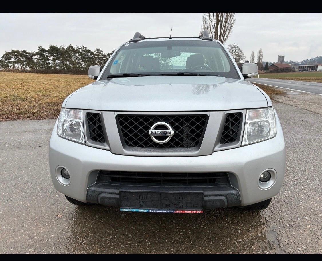 Nissan Navara 2.5 dCi Aut. 190CV 4 porte Double Cab LE Plus