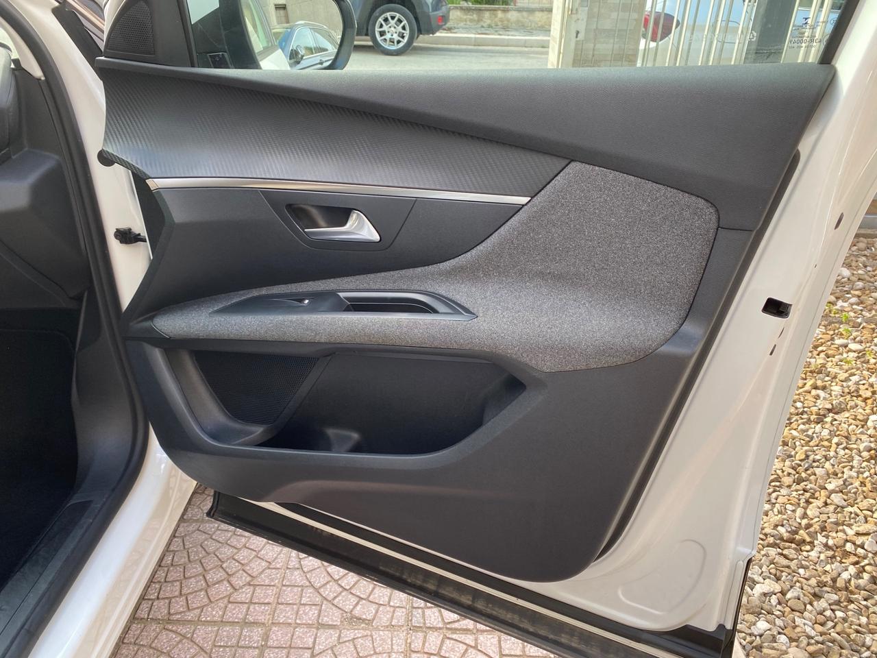 Peugeot 3008 BlueHDi 120 S&S Active