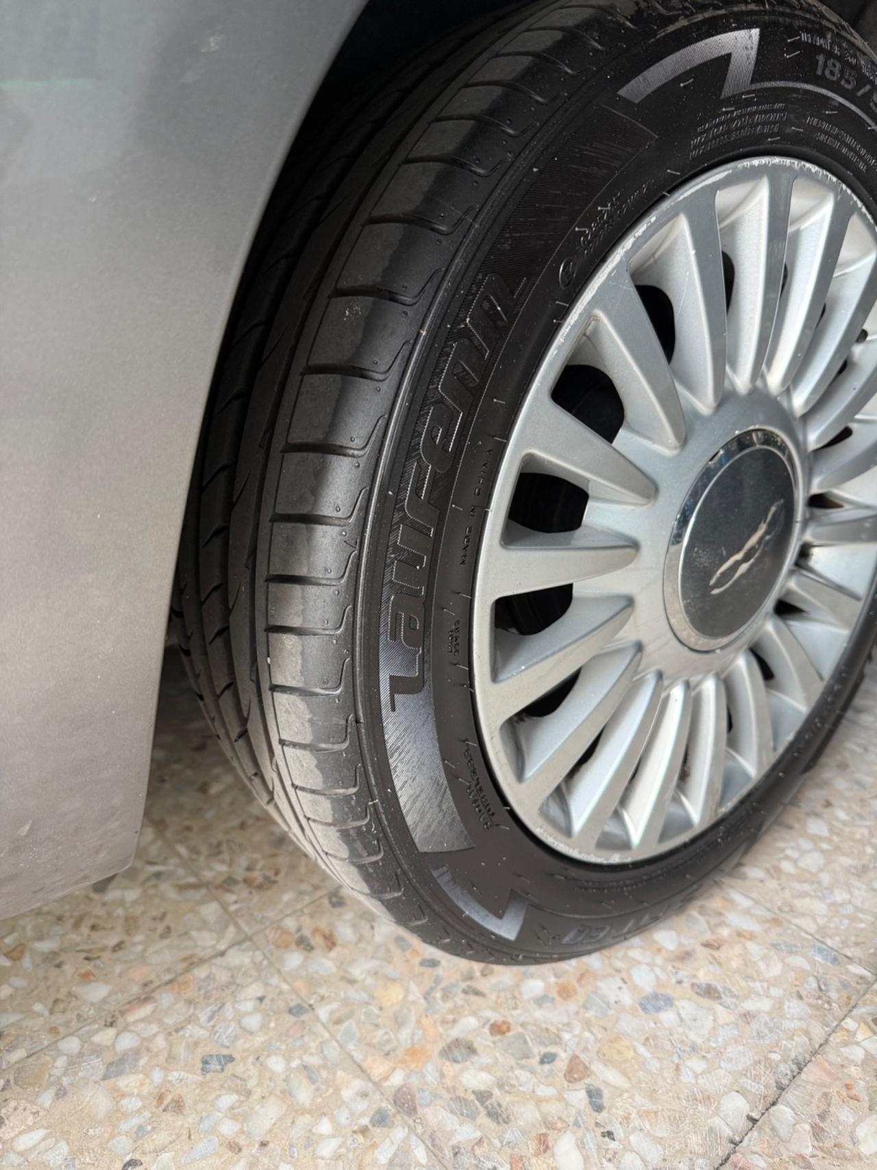 Fiat 500 1.2 Lounge Neopatentati 2010