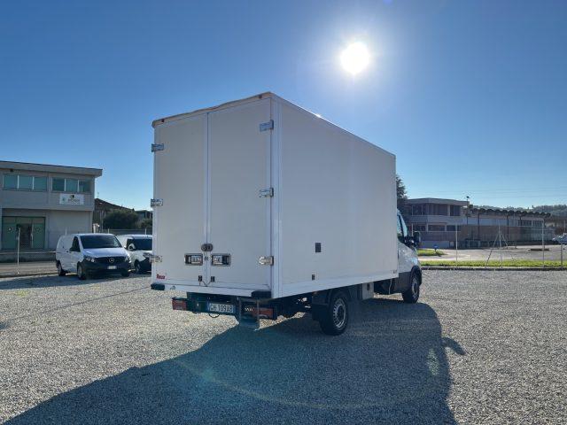 IVECO Daily 35C12 furgonato box
