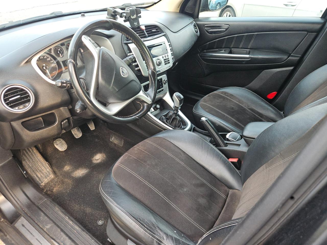 Lancia Delta 1.9 MJT Twinturbo DPF Gold