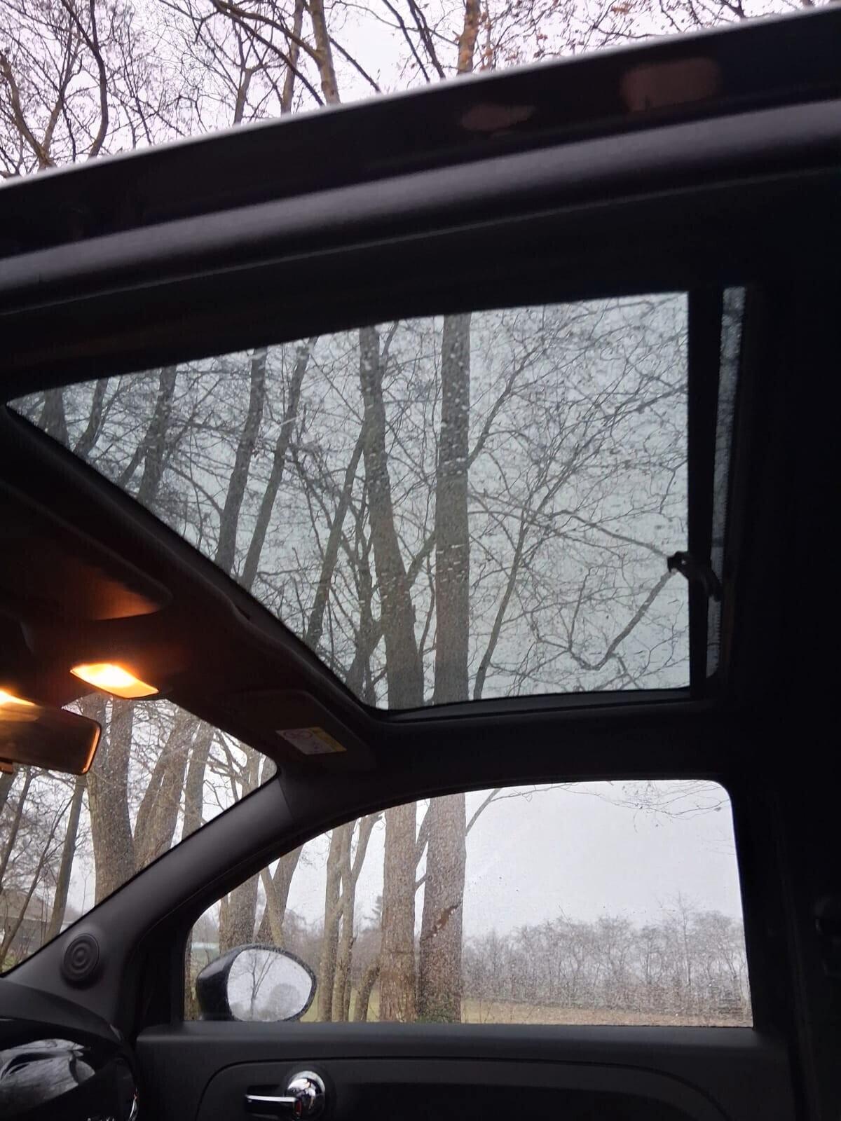 Fiat 500 1.0 Hybrid Dolcevita navi