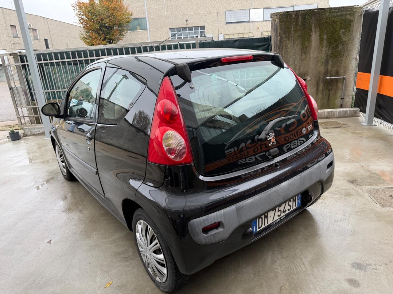Peugeot 107 1.0 benzina euro4 68CV neopatentati