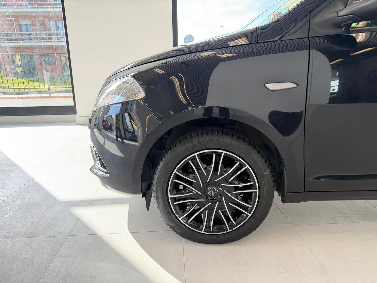 Lancia Ypsilon 1.2 Platinum " 40 MILA KM CERTIFICATI "