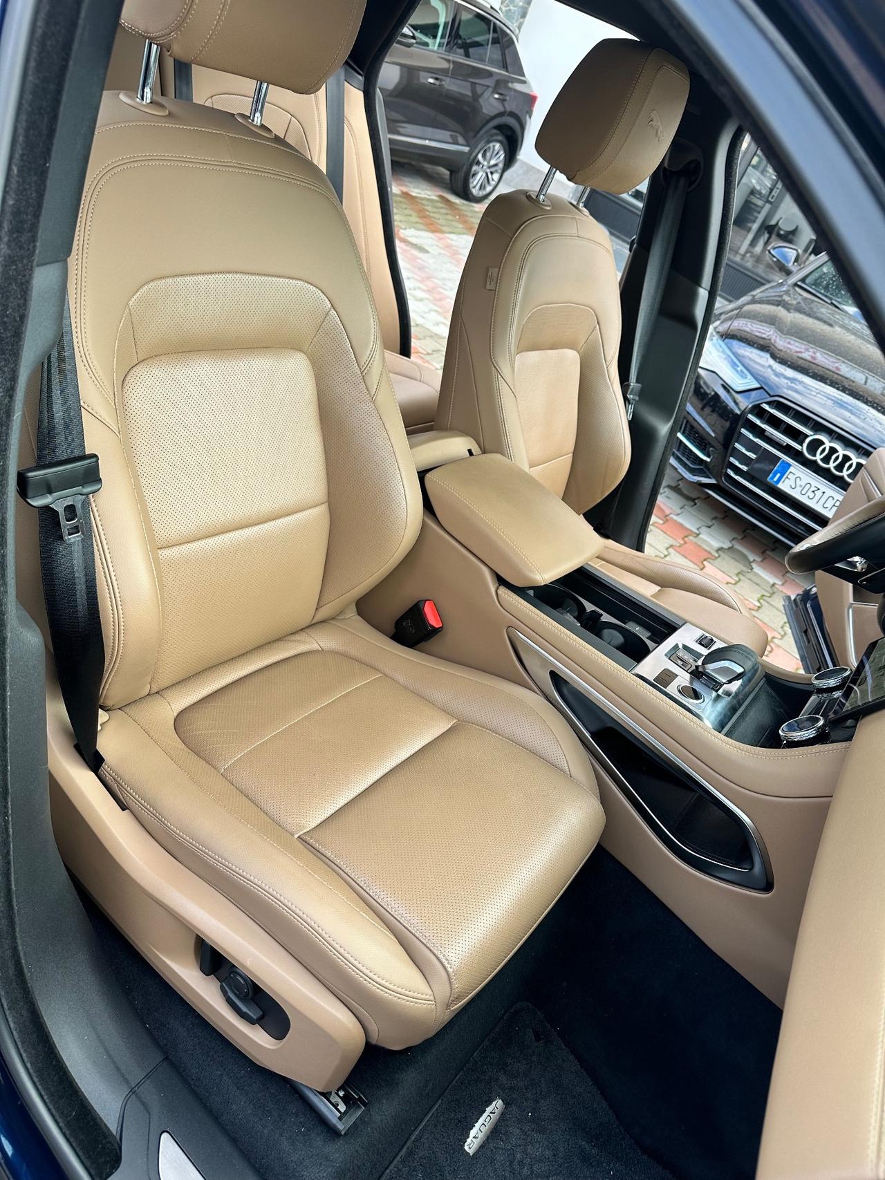 Jaguar F-Pace 2.0 D 163 CV AWD aut. SE