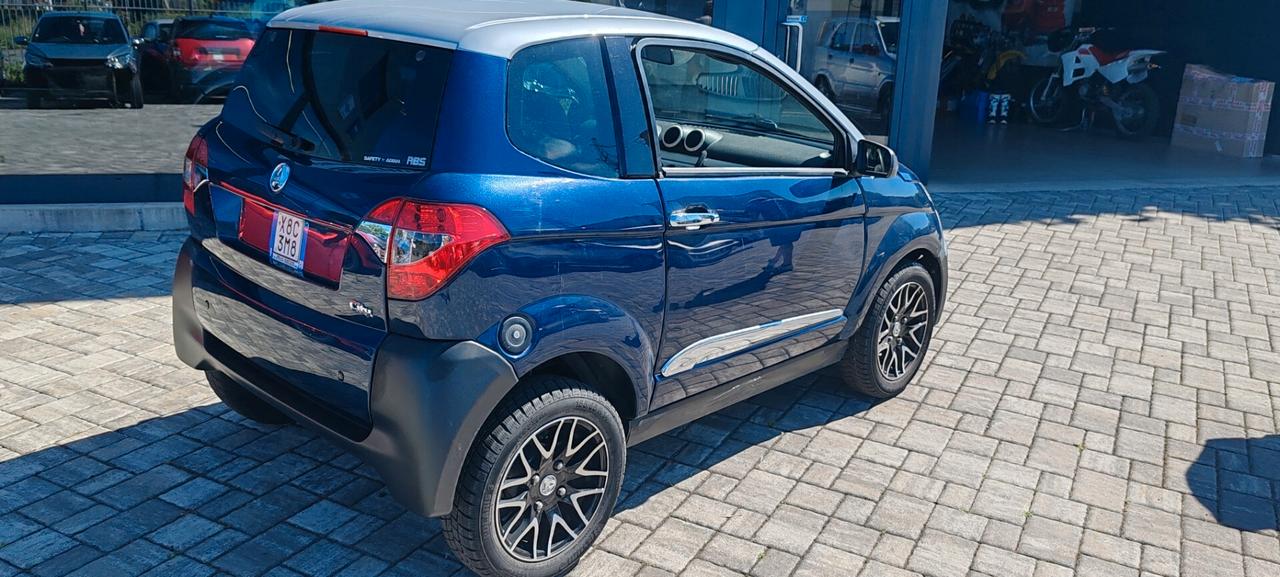 Aixam City Premium Vision ABS car play