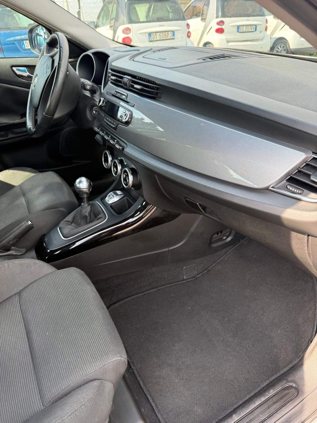 Alfa Romeo Giulietta 1.6 JTDm-2 105 CV Distinctive