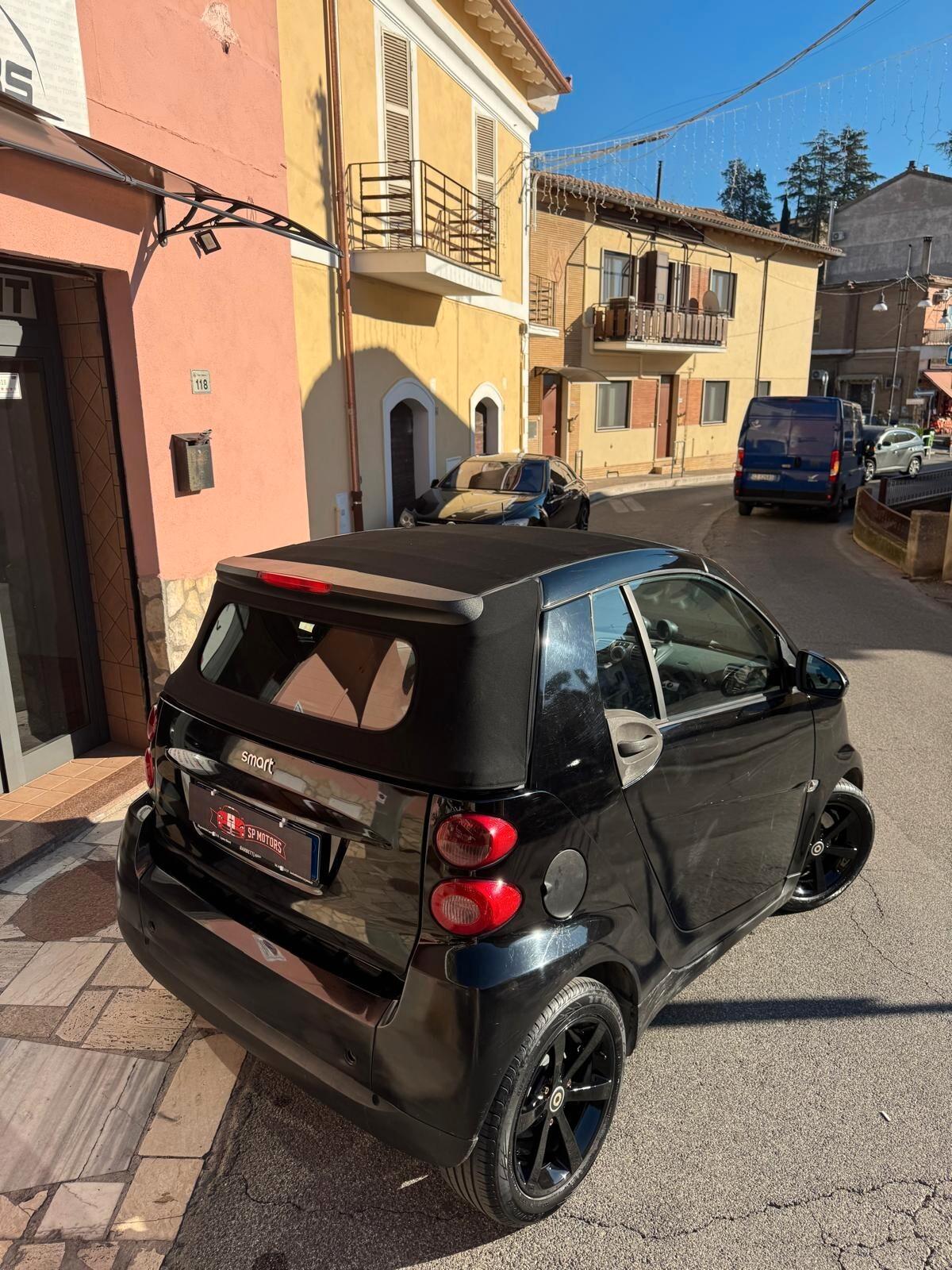 Smart ForTwo 0.8 diesel 45 cv cabrio pulse cdi PREZZO PROMO NATALIZIA, UNICA, NEOPATENTATI, TOTAL BLACK, 30 KM/L, OTTIME CONDIZIONI