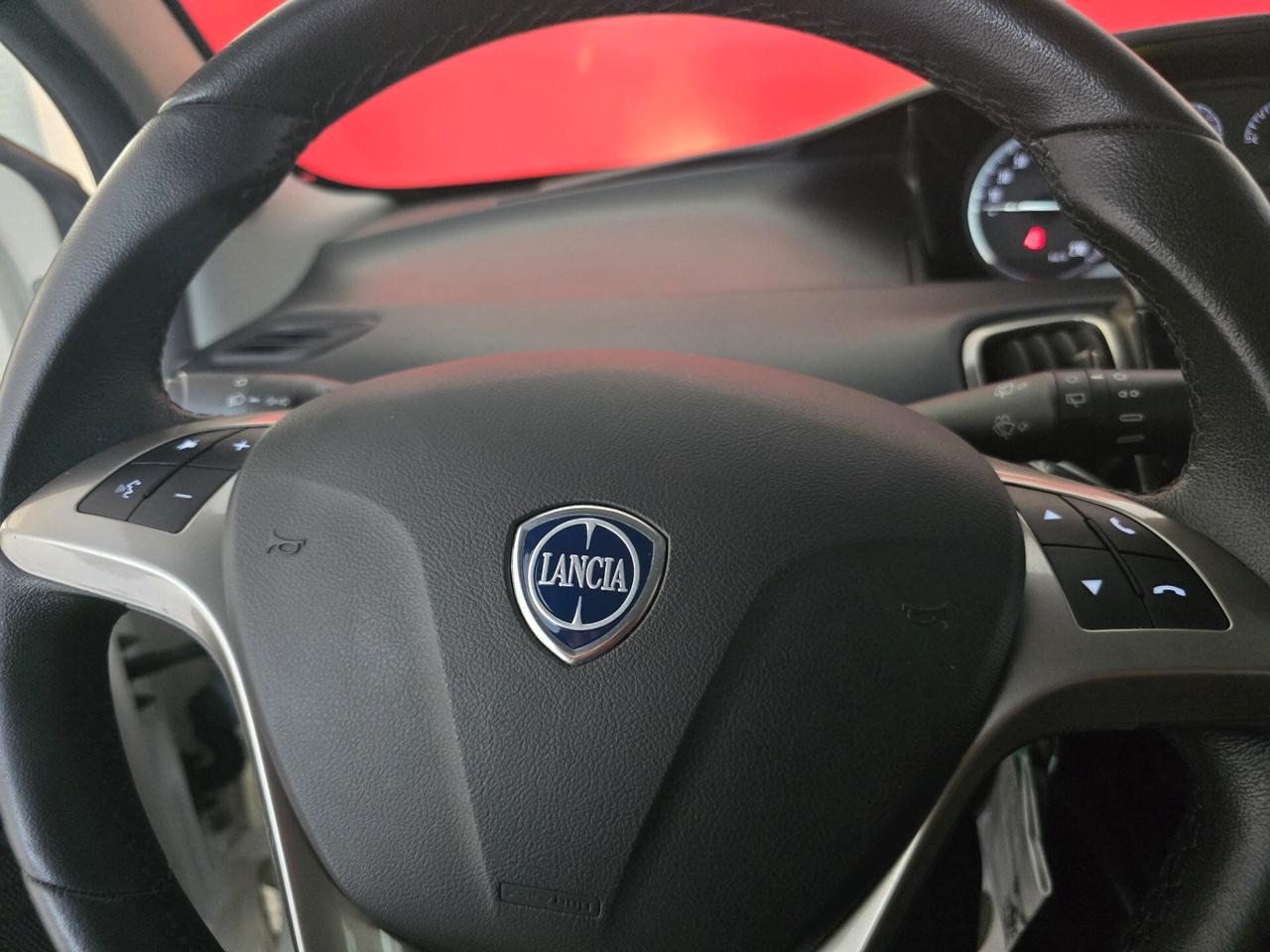 Lancia Ypsilon 1.2 69 CV 5 porte