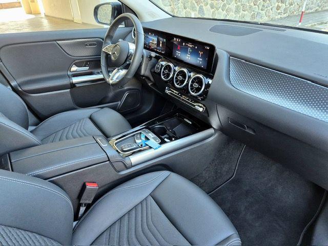 MERCEDES-BENZ GLA 180 Automatic Progressive Advanced