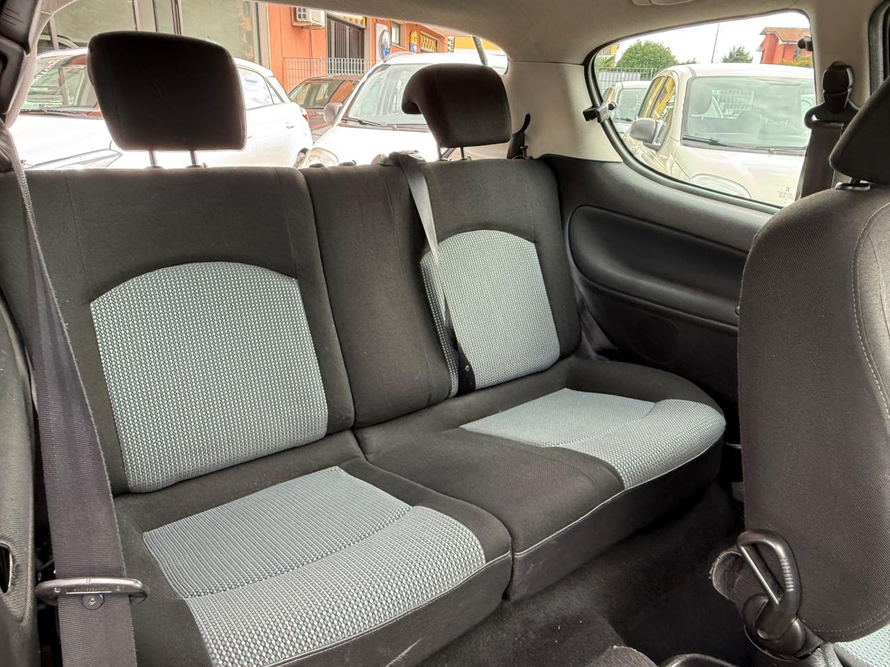 Peugeot 206 1.1 3p. XT