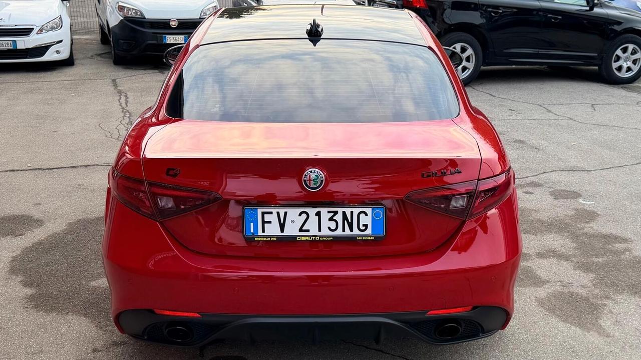 Alfa Romeo Giulia 2.2 Turbodiesel 210 CV AT8 AWD Q4 Veloce