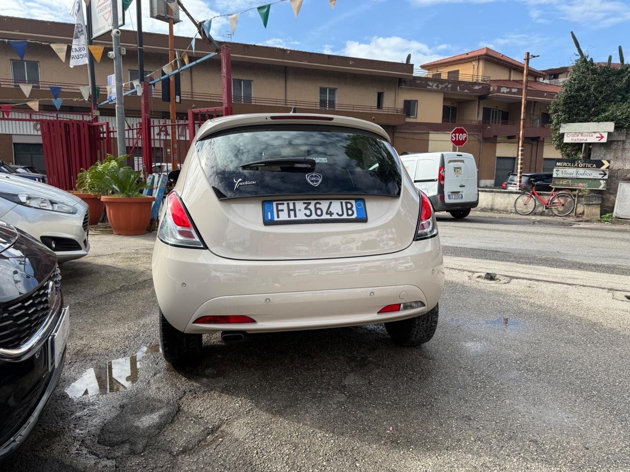 Lancia Ypsilon 1.2 69 CV 5 porte Unyca limited edition