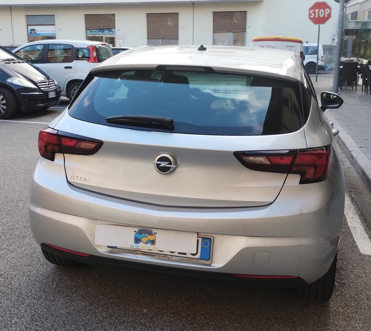 Opel Astra 1.6 CDTi 136CV Start&Stop 5 porte Dynamic NEOPATENTATI