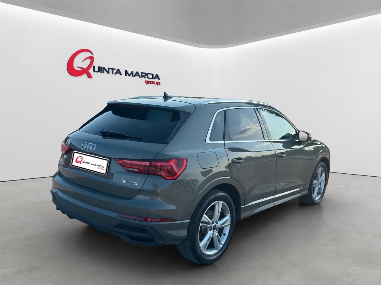 Audi Q3 35 TDI S tronic-S-LINE EST.