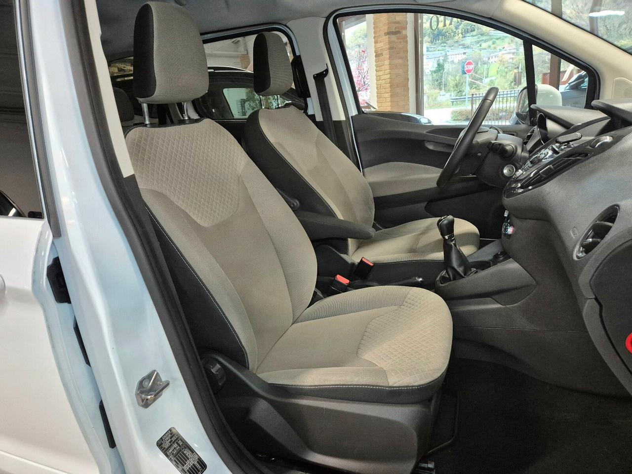 Ford Tourneo Courier 1.0 EcoBoost 100 CV Titanium