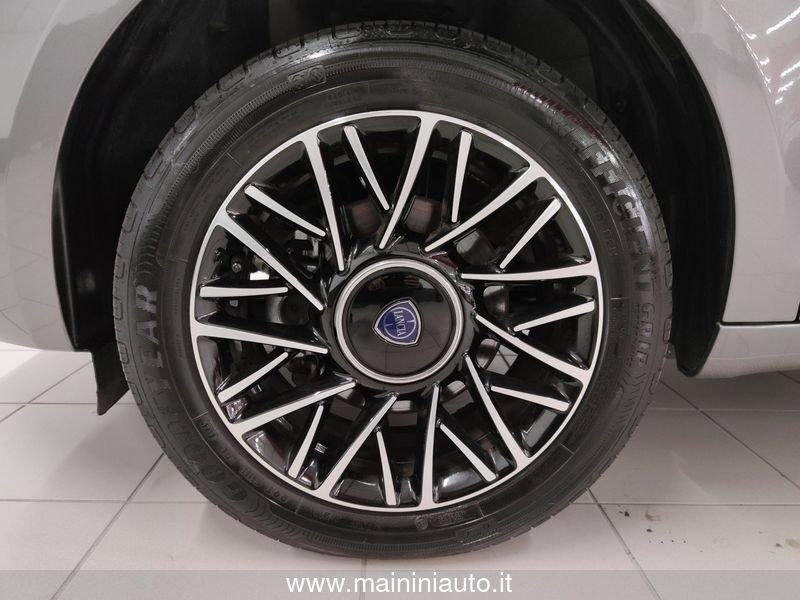 Lancia Ypsilon 1.0 70cv Hybrid 5p Platino + Car Play