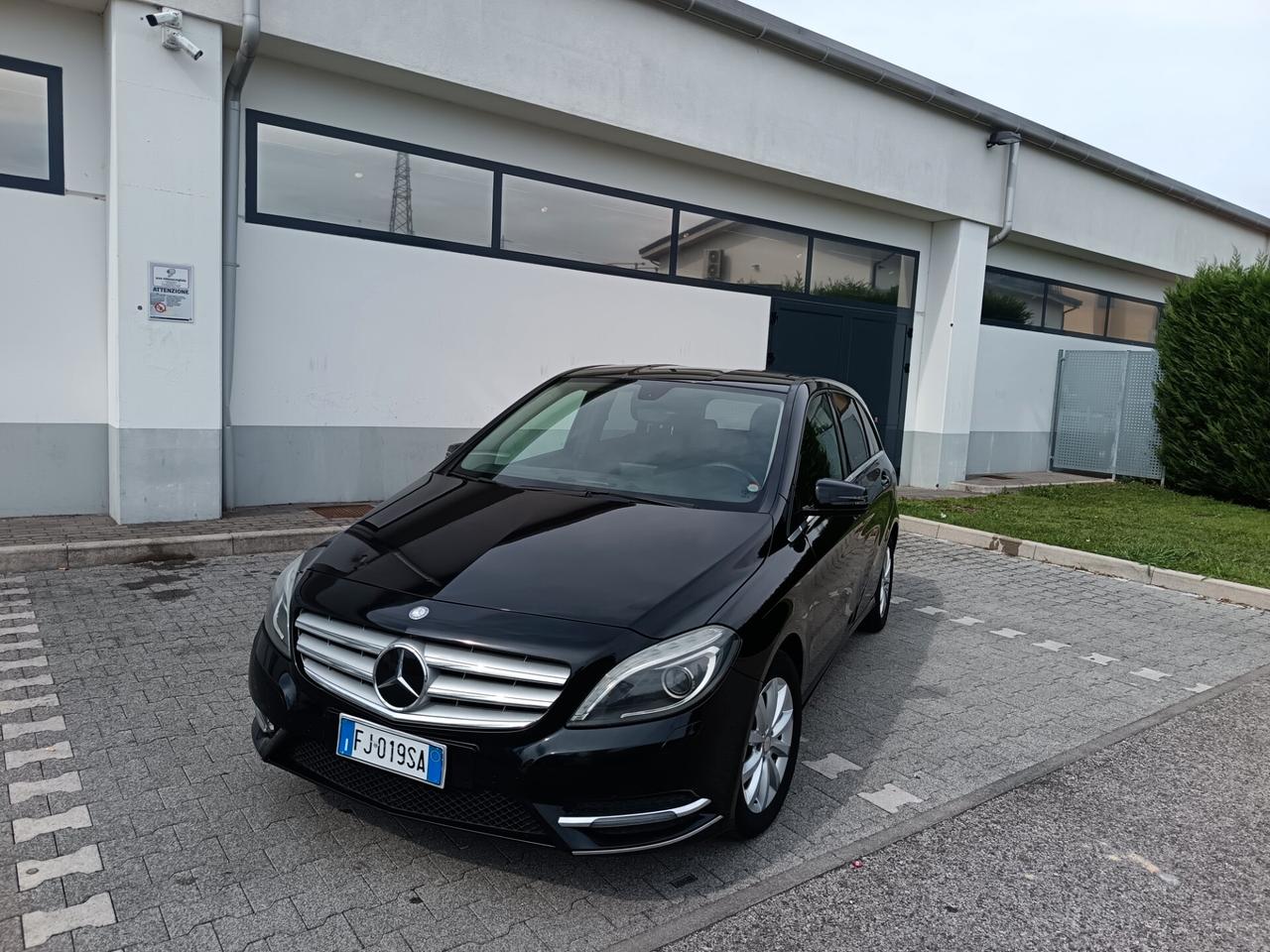 Mercedes-benz B 180 CDI Premium ok neo patente