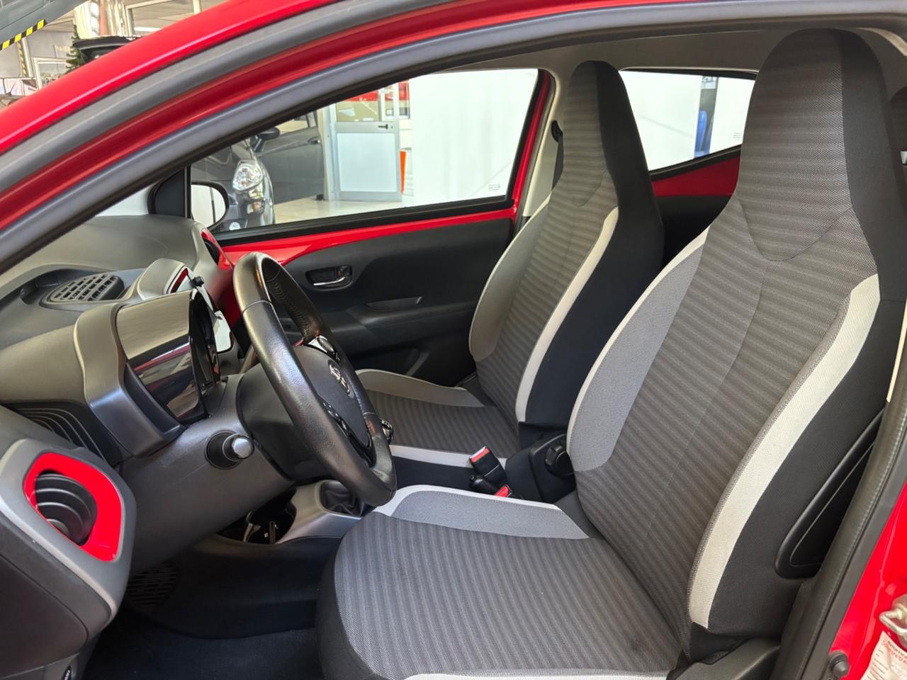 Toyota Aygo 1.0 VVT-i 72 CV 5 porte x-cool