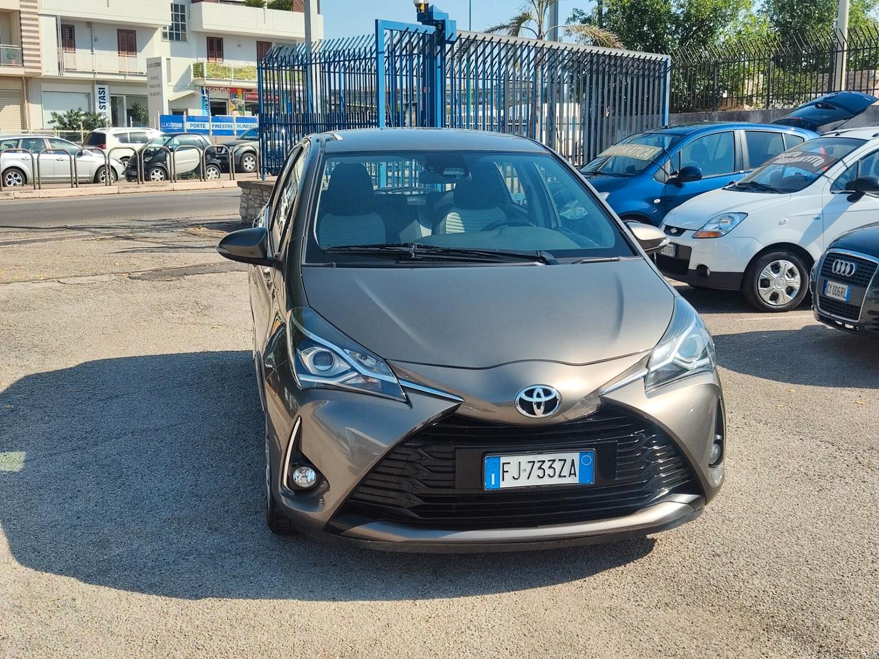 Toyota Yaris 1.0 5 porte Lounge del 2017