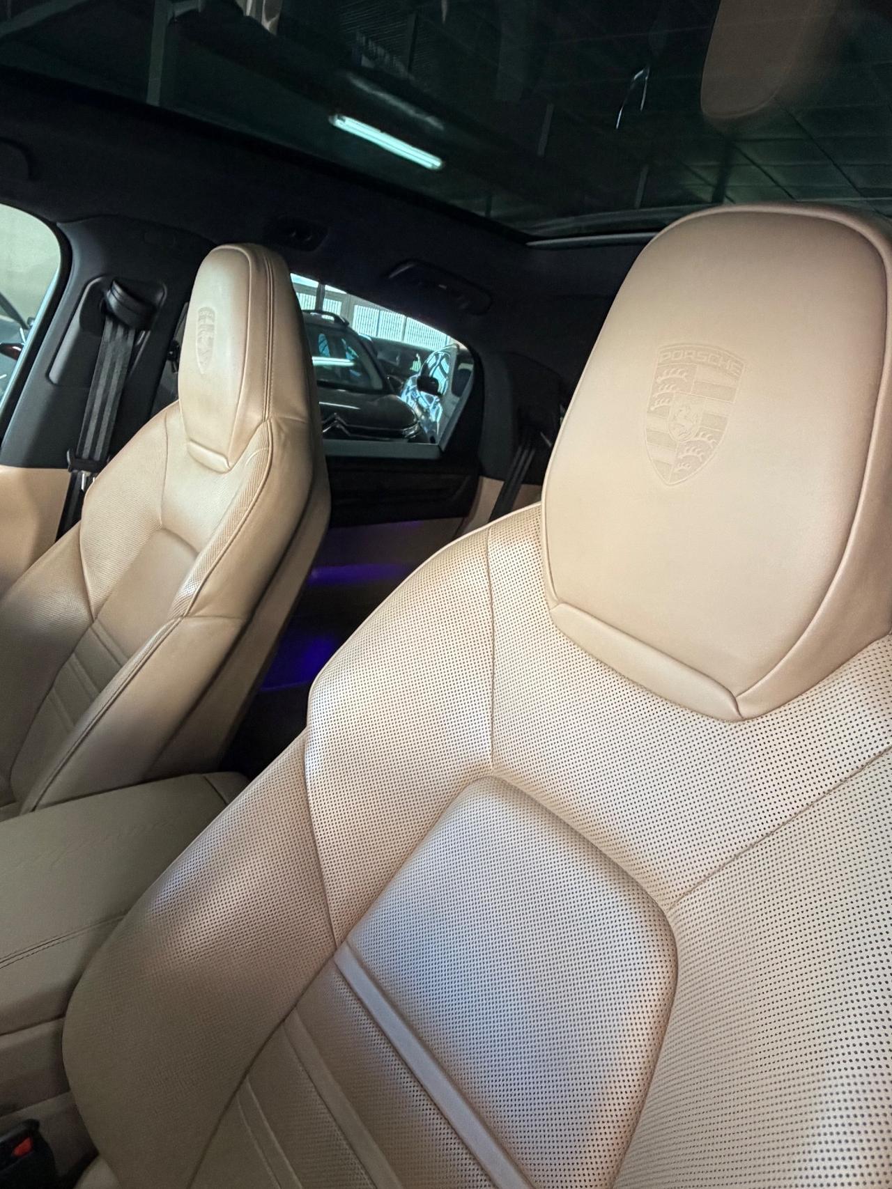 Porsche Cayenne 3.0 COUPE V6 340 KM71.000