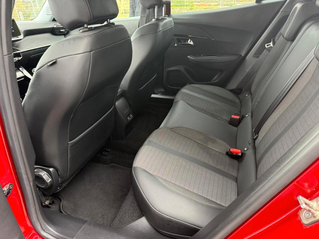 Peugeot 2008 BlueHDi 110 S&S Allure