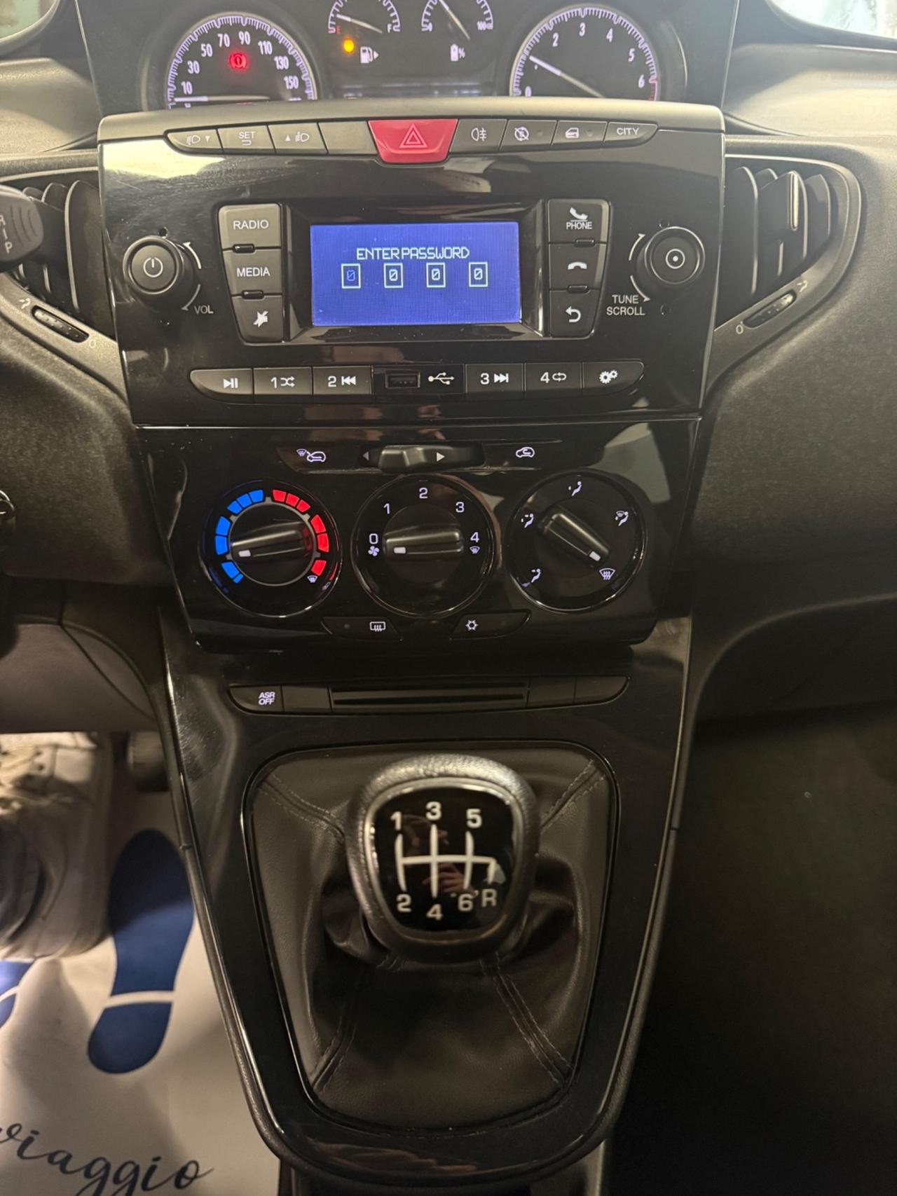 Lancia Ypsilon 1.0 FireFly Hybrid UnYca 69CV Ok Neopatentati