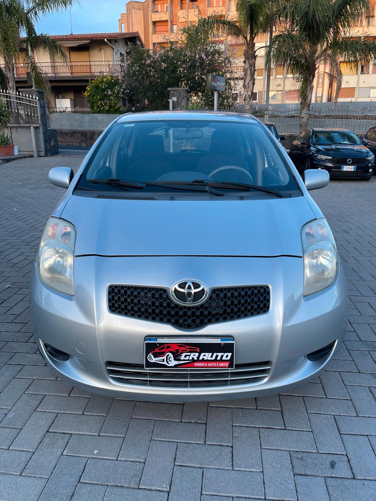 Toyota Yaris 1.0 5 porte