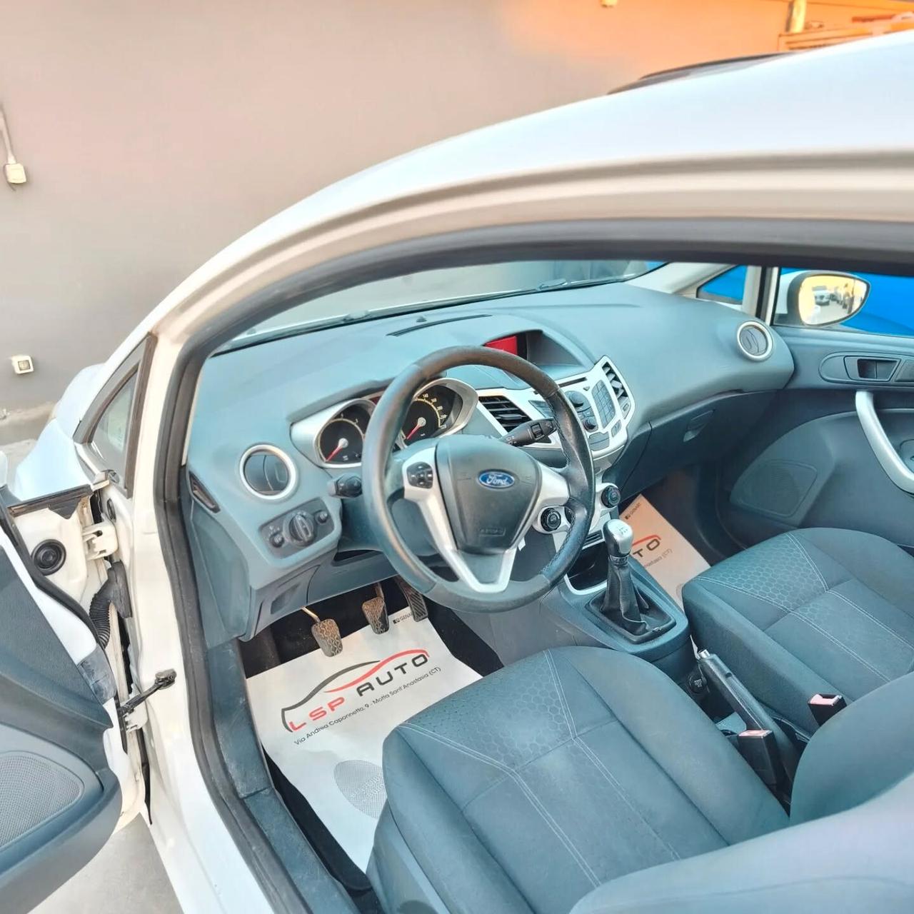 Ford Fiesta 1.2 Titanium SOLI 2.190EURO