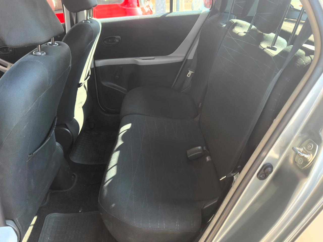 Toyota Yaris 1.0 5 porte