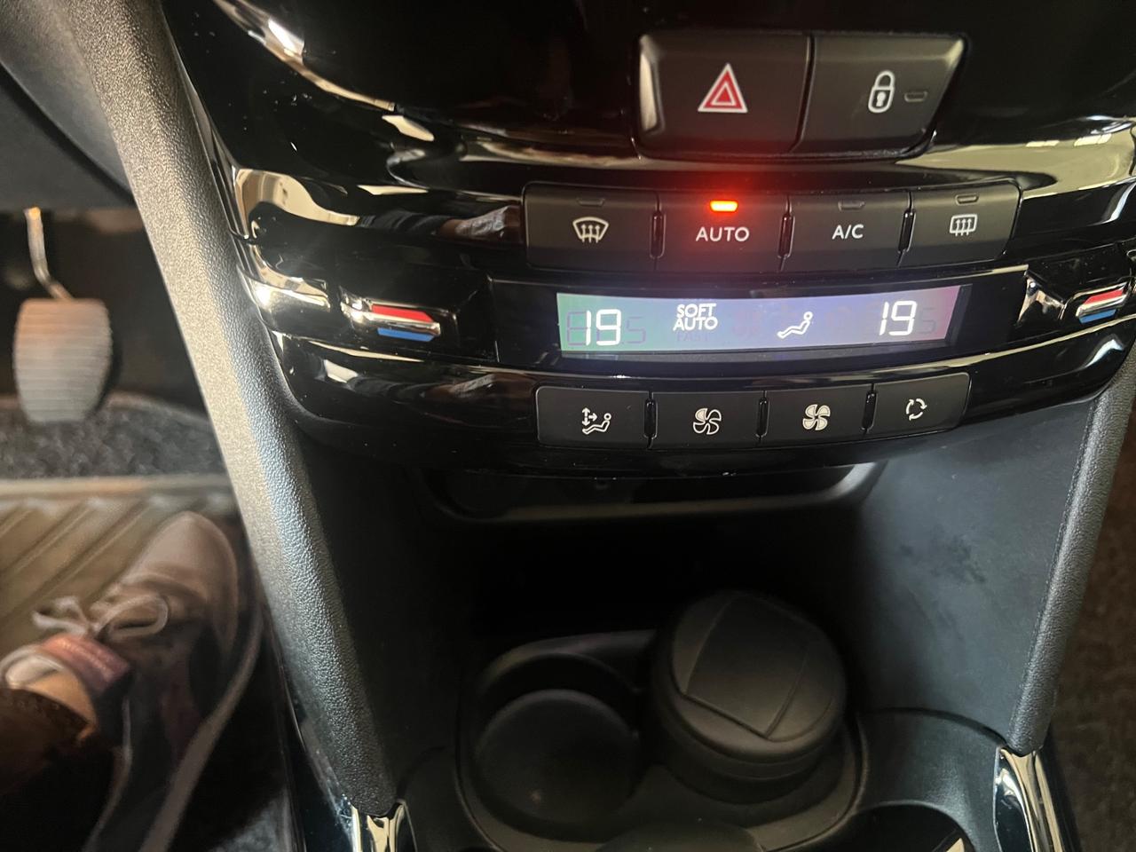 Peugeot 2008 PureTech Turbo 110 S&S Black Matt
