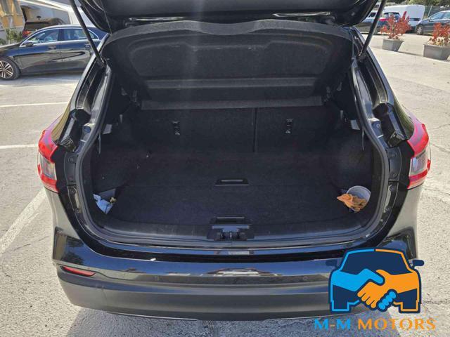 NISSAN Qashqai 1.5 dCi N-Connecta