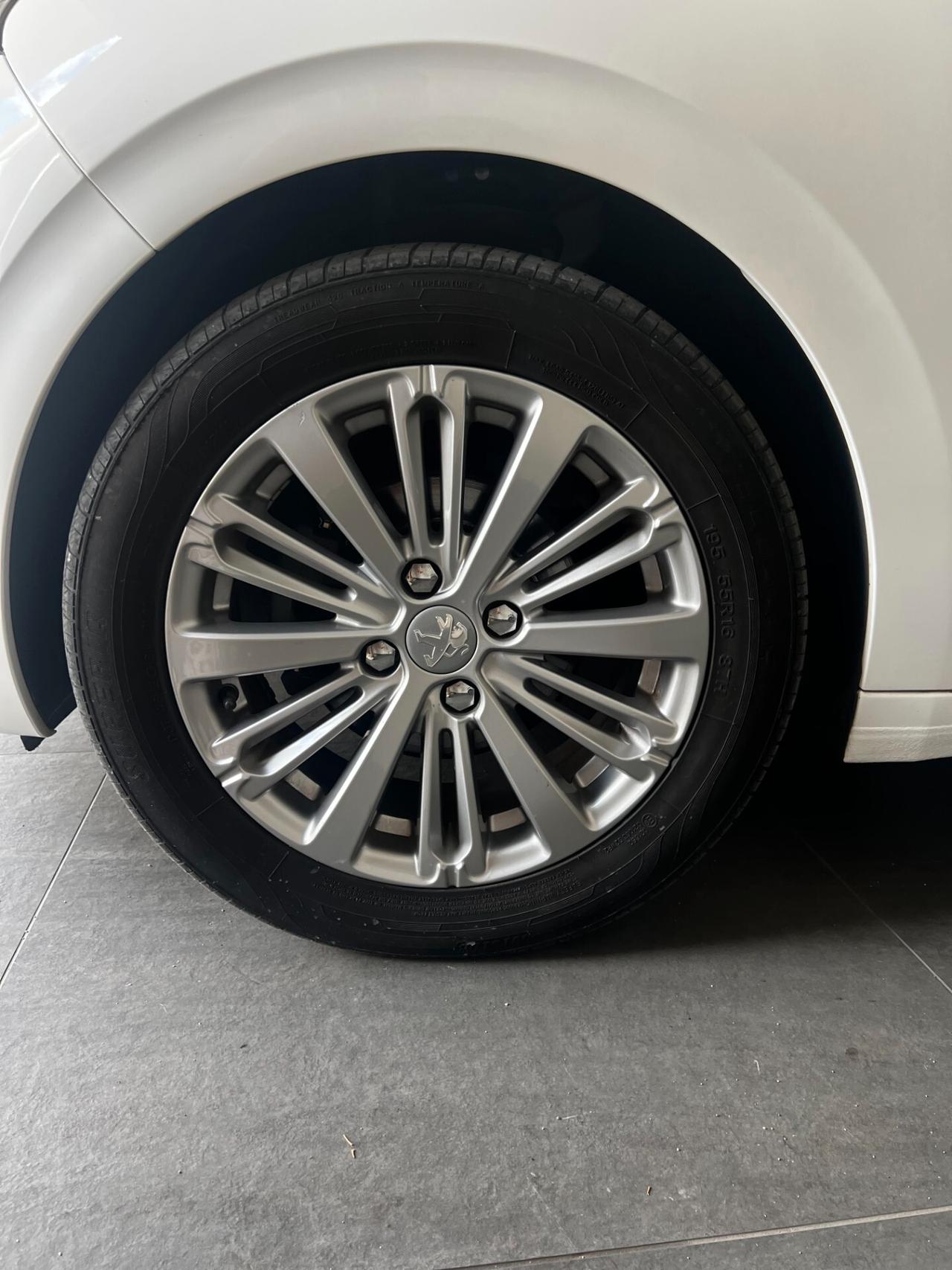 Peugeot 208 PureTech 82 5 porte Active 1 PROPRIETARIO