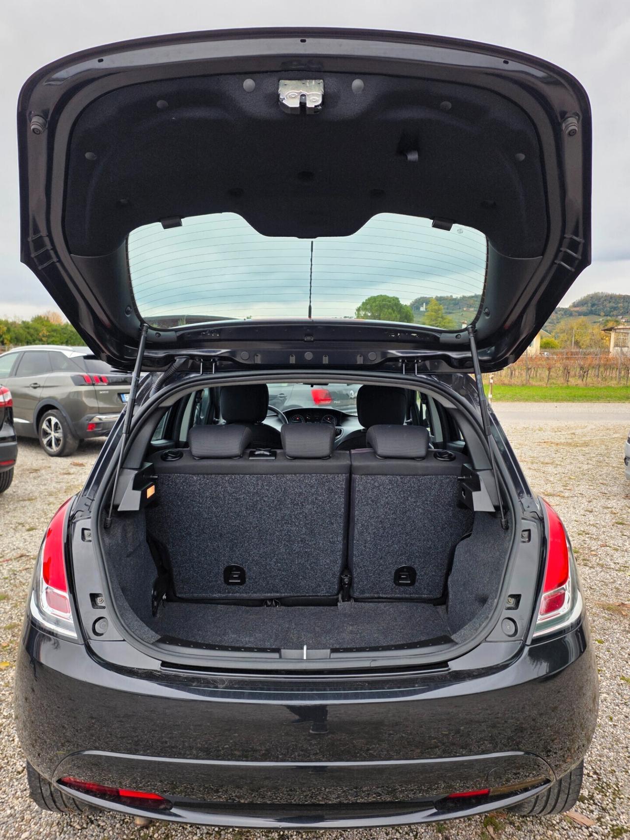 Lancia Ypsilon 1.3 MJT 95 CV Finanziabile