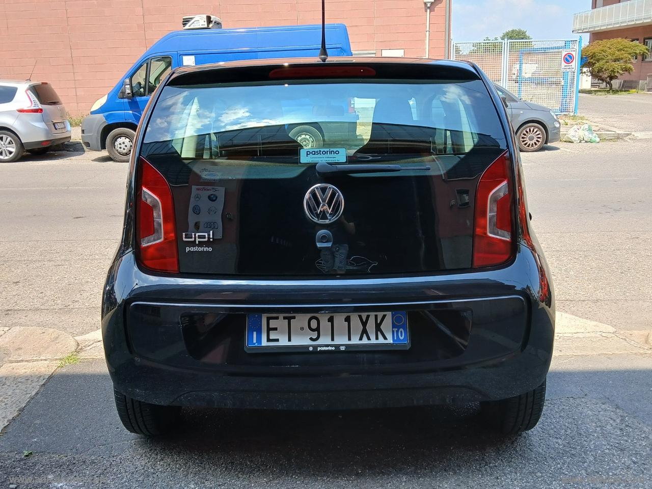 VOLKSWAGEN 1.0 3p. move up!