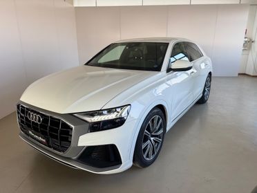 AUDI Q8 55 TFSI SLINE GANCIO TRAINO IVA ESPOSTA