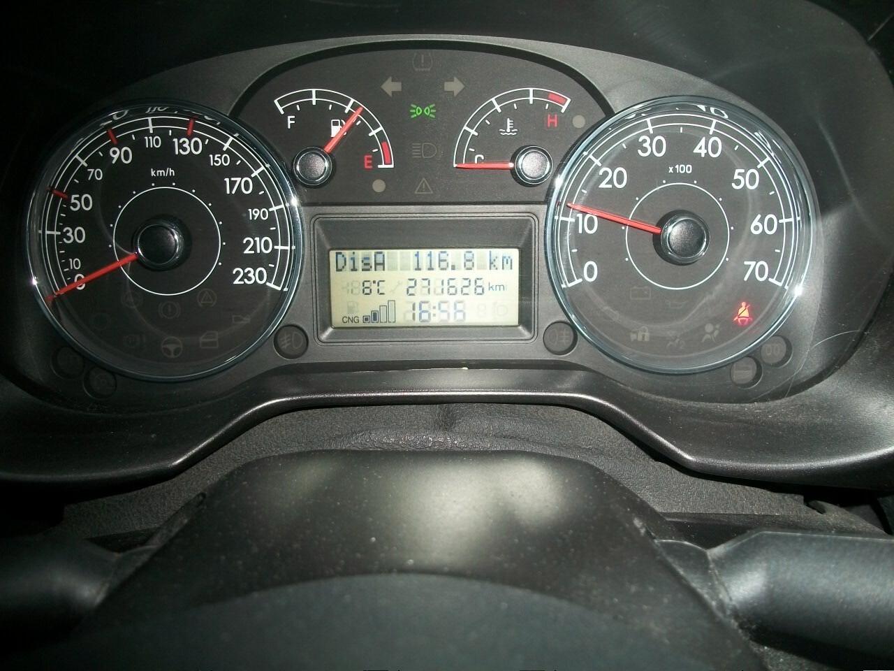 Fiat Grande Punto 1.4 5 porte Active Natural Power NATA A METANO DALLA FIAT,, IL METANO SCADE 30/02/2029 GARANZIA UN ANNO SI NEOPATENTATI REVISIONE SCADE 30/04/2027