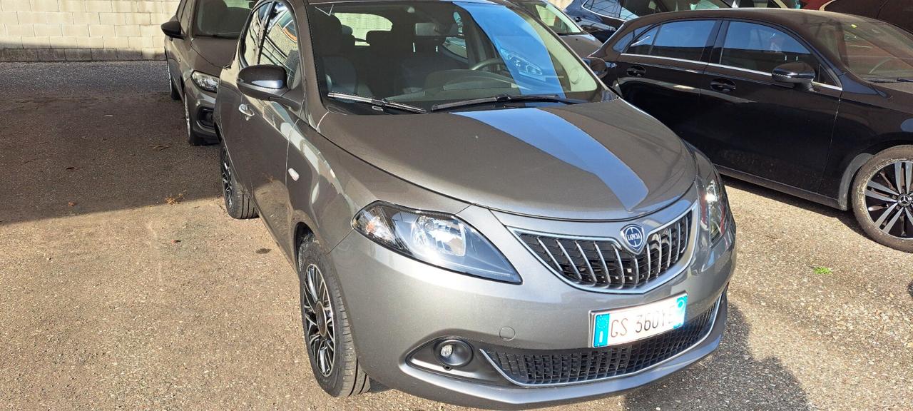 Lancia Ypsilon 1.0 FireFly 5 porte S&S Hybrid Platino