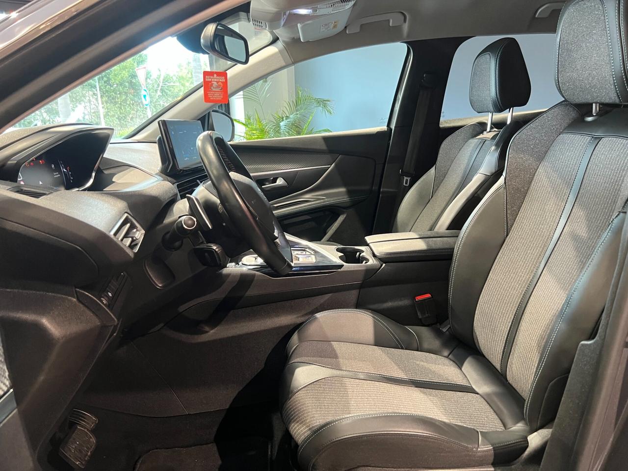 Peugeot 3008 BlueHDi 130 S&S EAT8 Allure