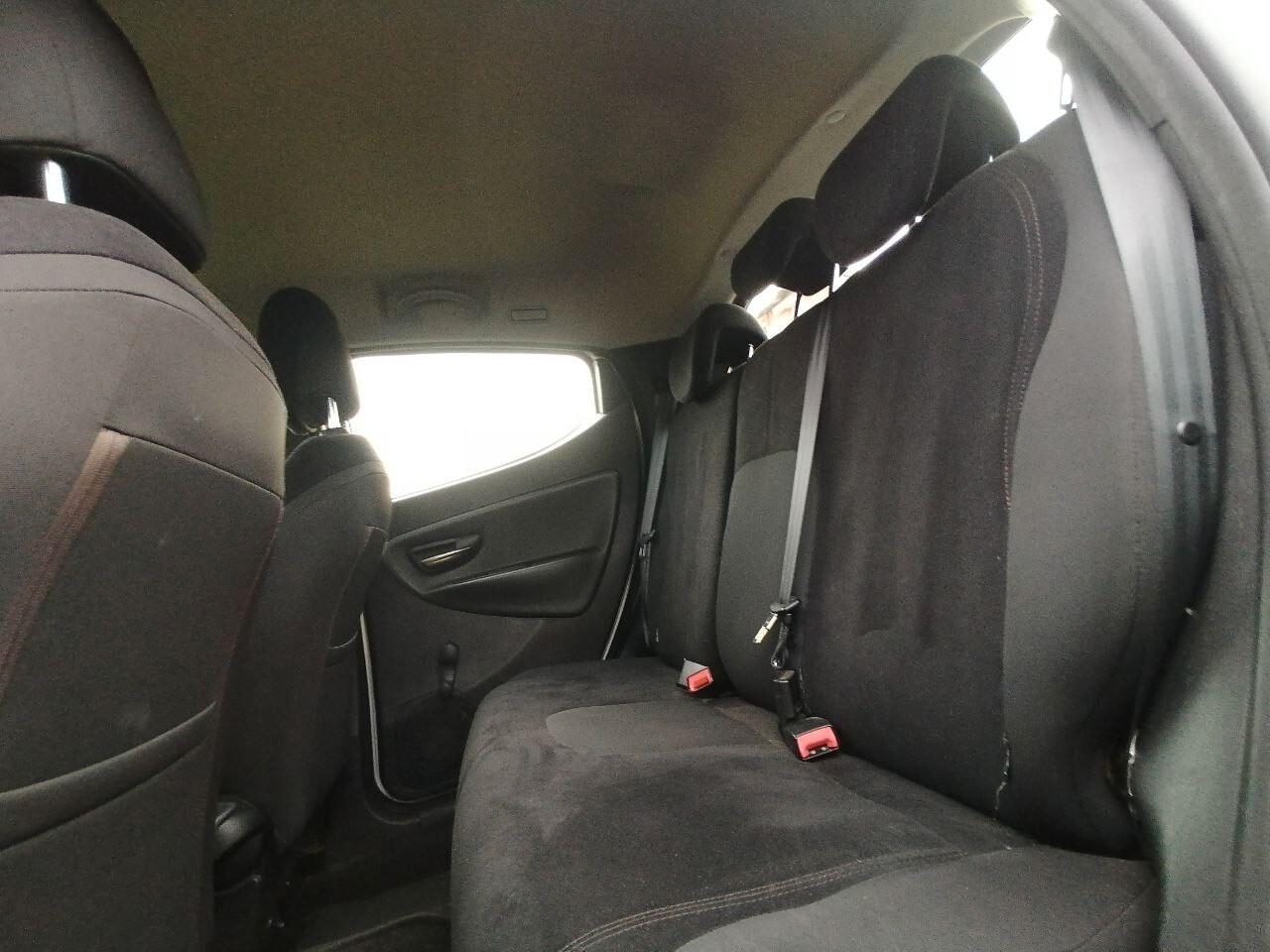 Lancia Ypsilon 1.3 MJT 16V 95 CV 5 porte