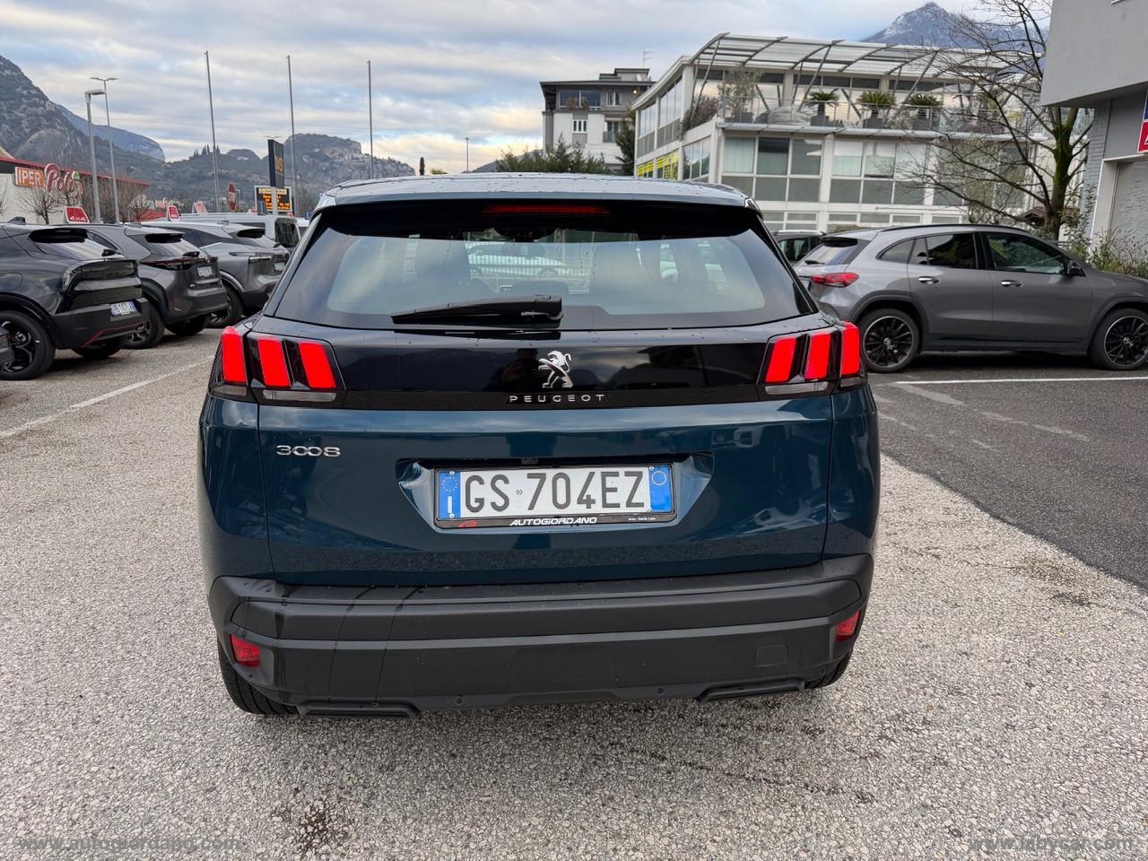 PEUGEOT 3008 Hybrid 136 e-DCS6 Allure