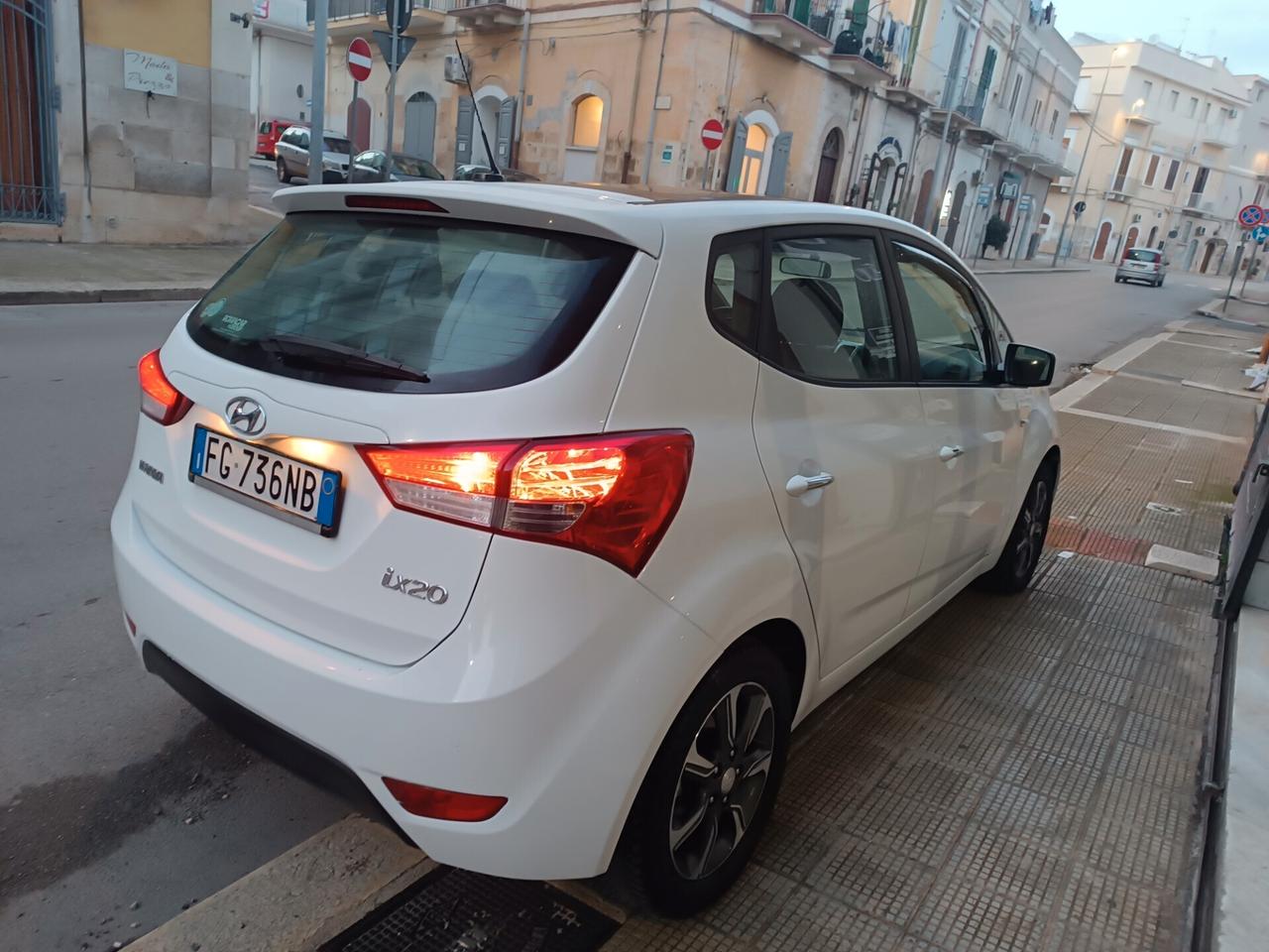 Hyundai iX20 1.4 CRDI 90 CV XPOSSIBLE TETTO APRIBILE FULL