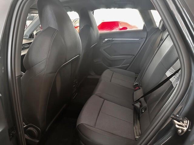 Audi A3 Sedan 35 TFSI S tronic Business Advanced
