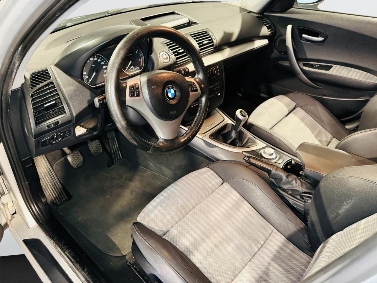 Bmw 118 118d cat 5 porte Attiva*122 CV*
