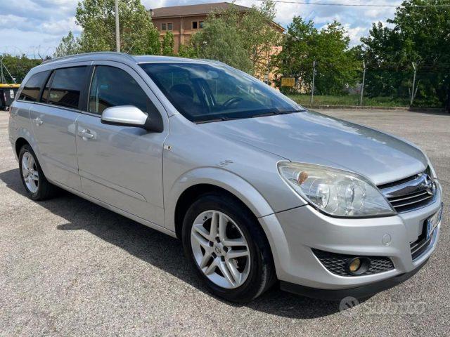 OPEL Astra 1.6 16V VVT Station Wagon Club