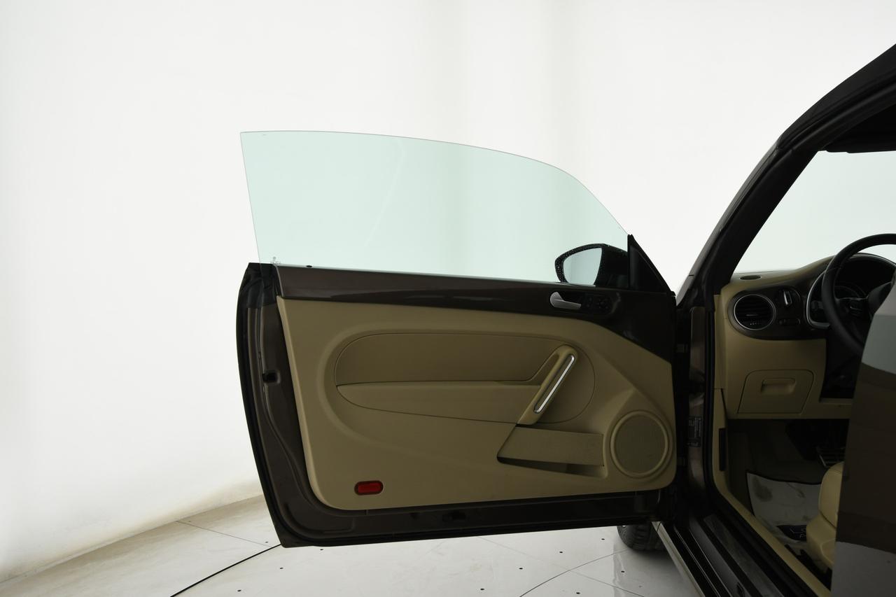 VOLKSWAGEN Maggiolino Cabrio 2.0 tdi Sport 140cv dsg PELLE+LED+C18"