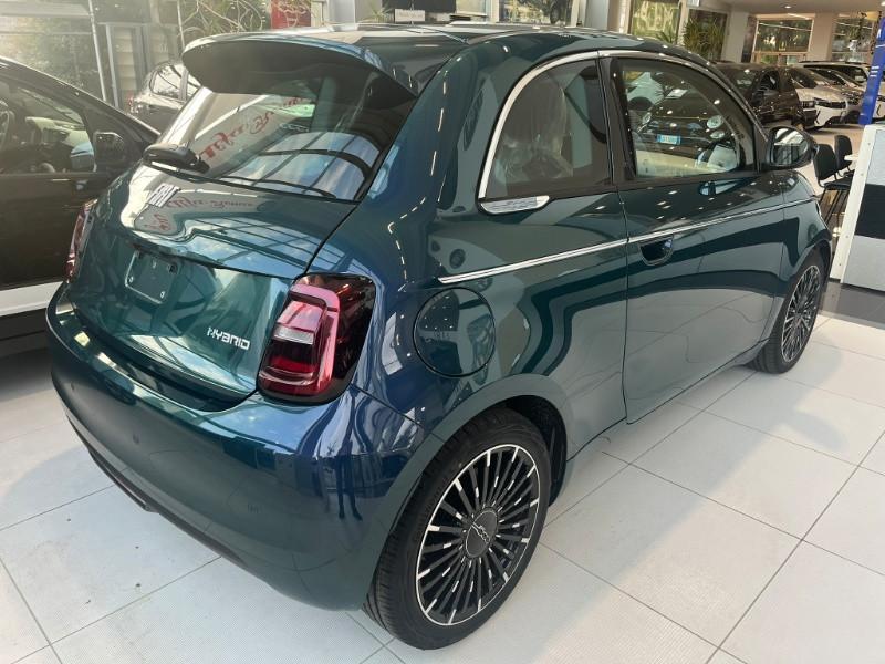 FIAT 500 Berlina Hybrid La Prima
