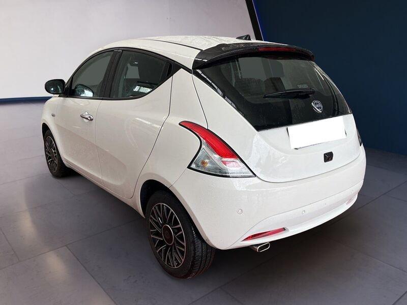 Lancia Ypsilon NUOVA My24 402 Platino 1.0